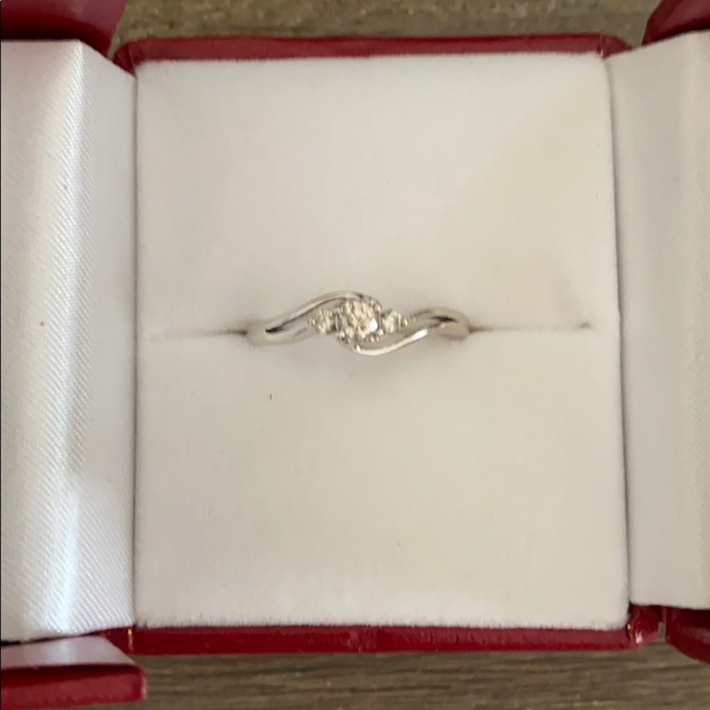 10k White Gold Princess Cut Diamond Ring